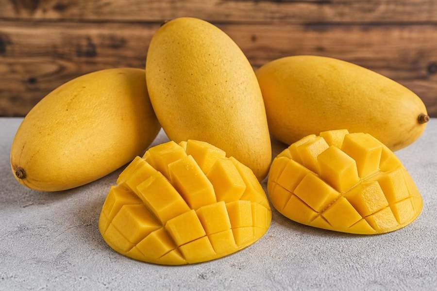 Mangos frescos y maduros